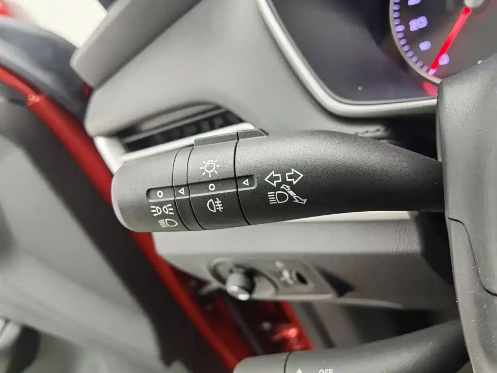 Roewe RX3 — миниатюра 21