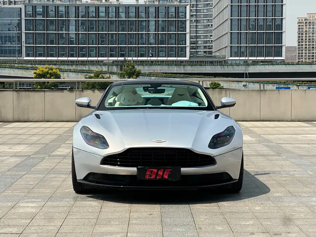 Aston Martin DB11 — миниатюра 3