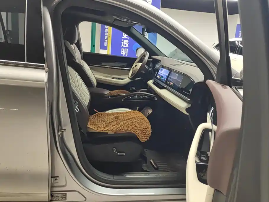 Geely Xingyue L — миниатюра 8