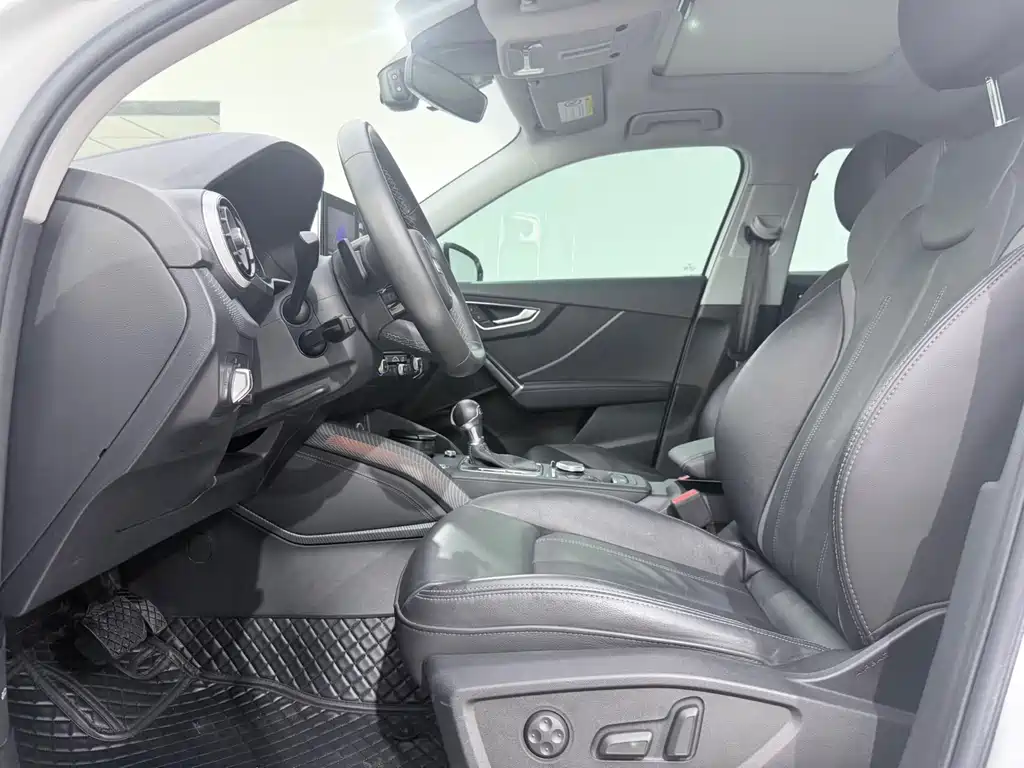 Audi Q2L 2022 35 TFSI Fashion