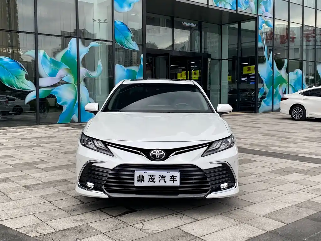 Toyota Camry — миниатюра 12