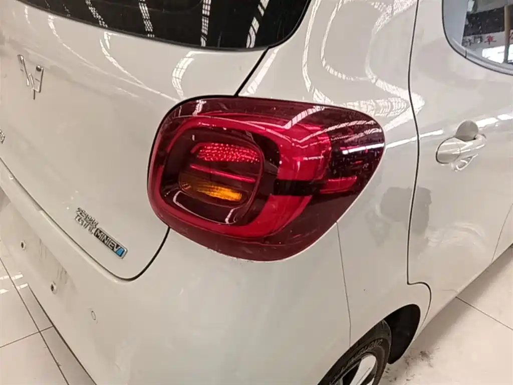 Wuling Mini EV MINIEV 2025 Premium +