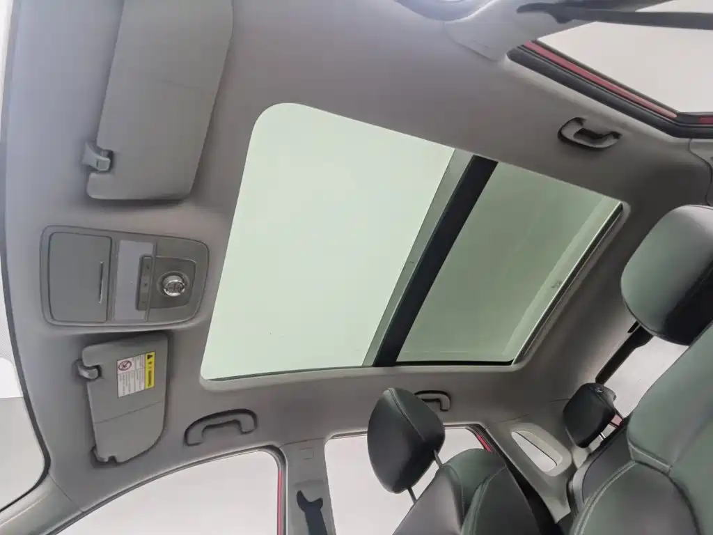 Roewe RX3 — миниатюра 14