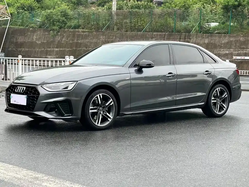 Audi A4L 2023 40 TFSI Luxury Dynamic Type