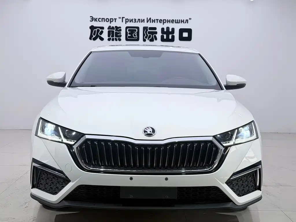 Skoda Octavia 2022 — фото 2