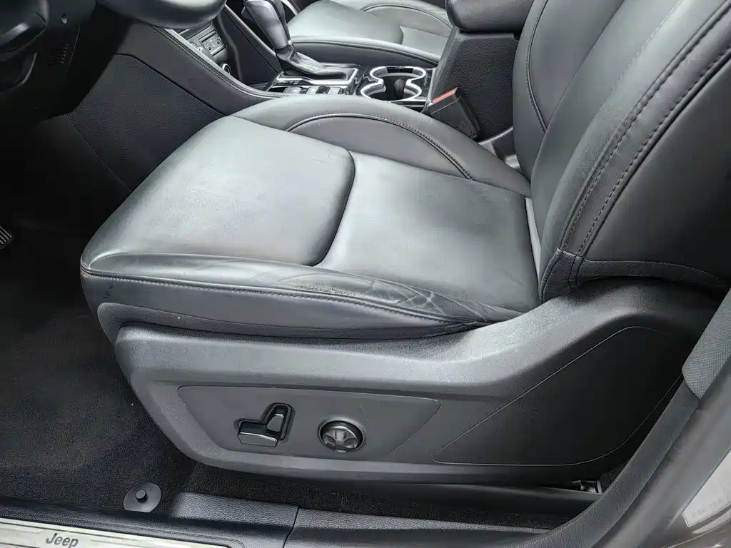 Jeep Grand Commander — миниатюра 20