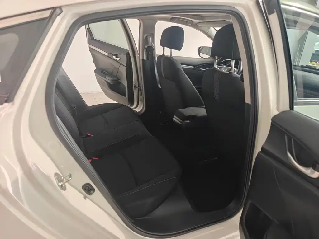Honda Civic — миниатюра 12