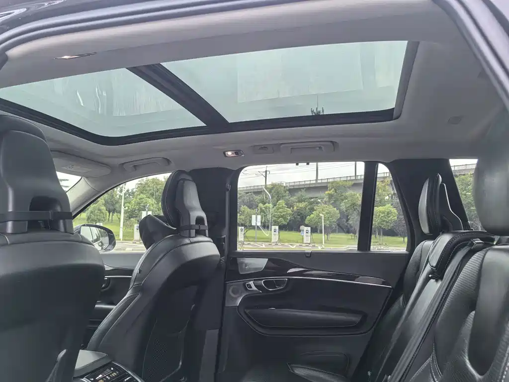 Volvo XC90 — миниатюра 19