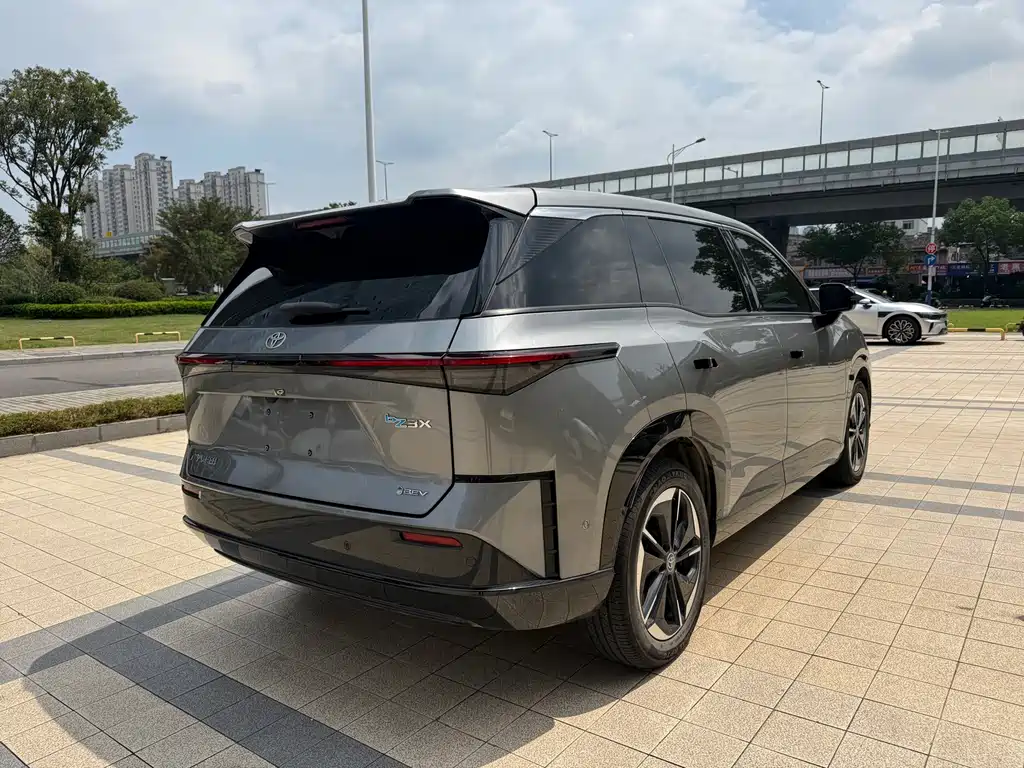 Toyota bZ3X — миниатюра 13