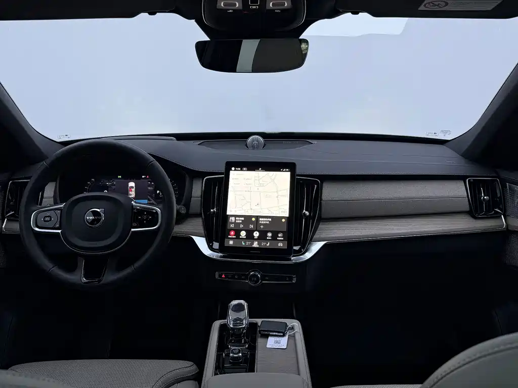 Volvo XC90 PHEV — миниатюра 18