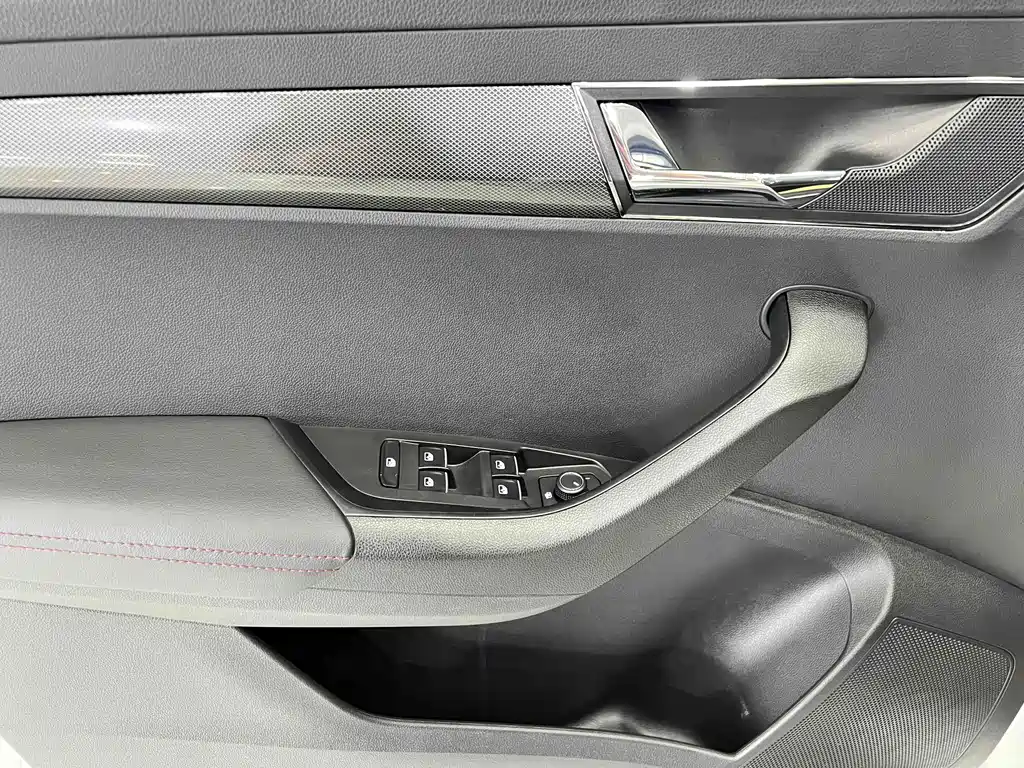 Skoda Karoq — миниатюра 11