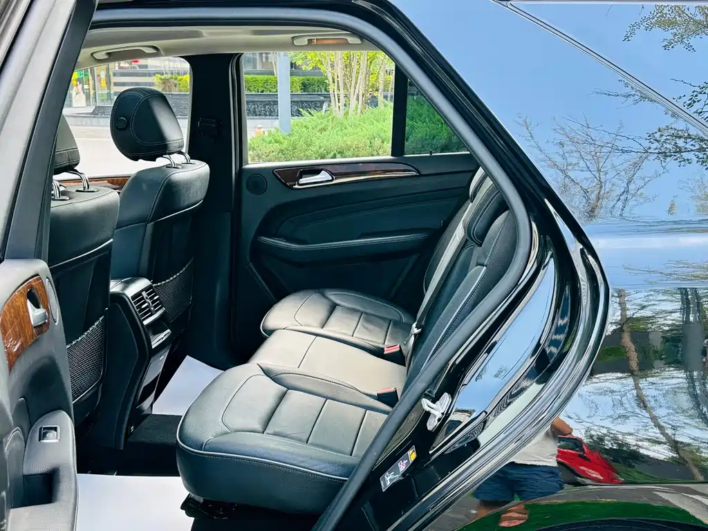 Mercedes-Benz M-Class — миниатюра 14