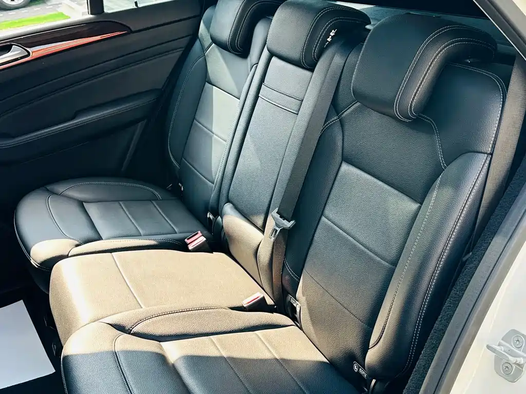 Mercedes-Benz M-Class — миниатюра 15
