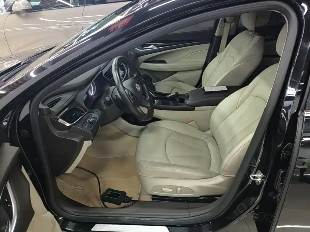 Buick LaCrosse — миниатюра 11