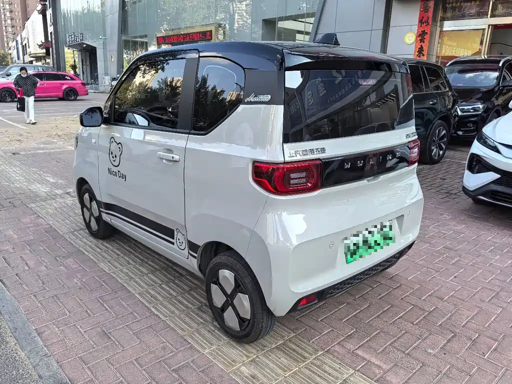 Wuling MINIEV — миниатюра 8