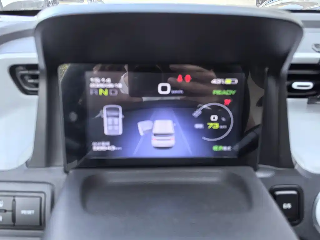Wuling MINIEV — миниатюра 6