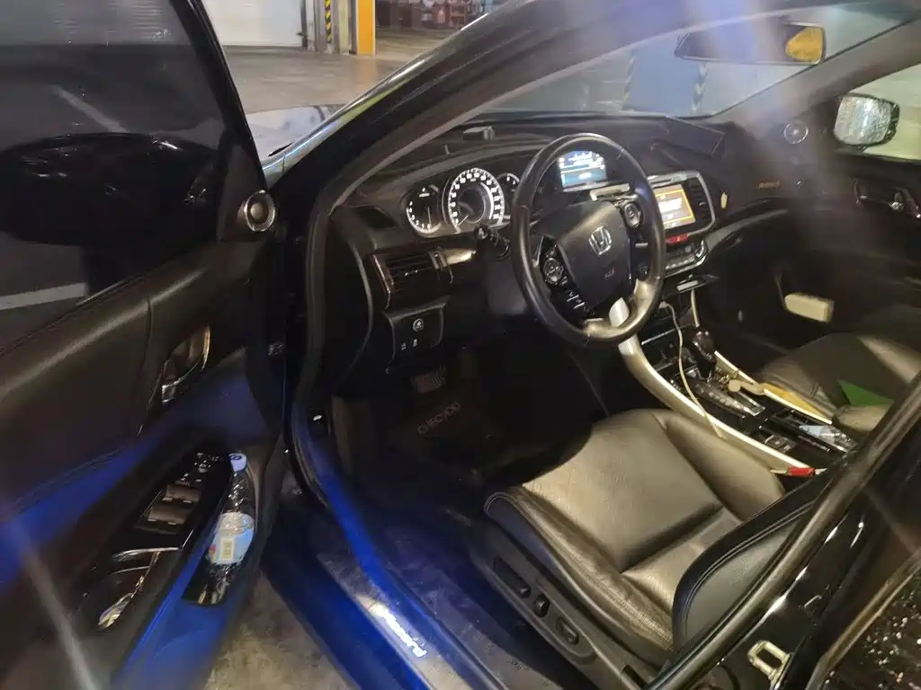 Honda Accord — миниатюра 14