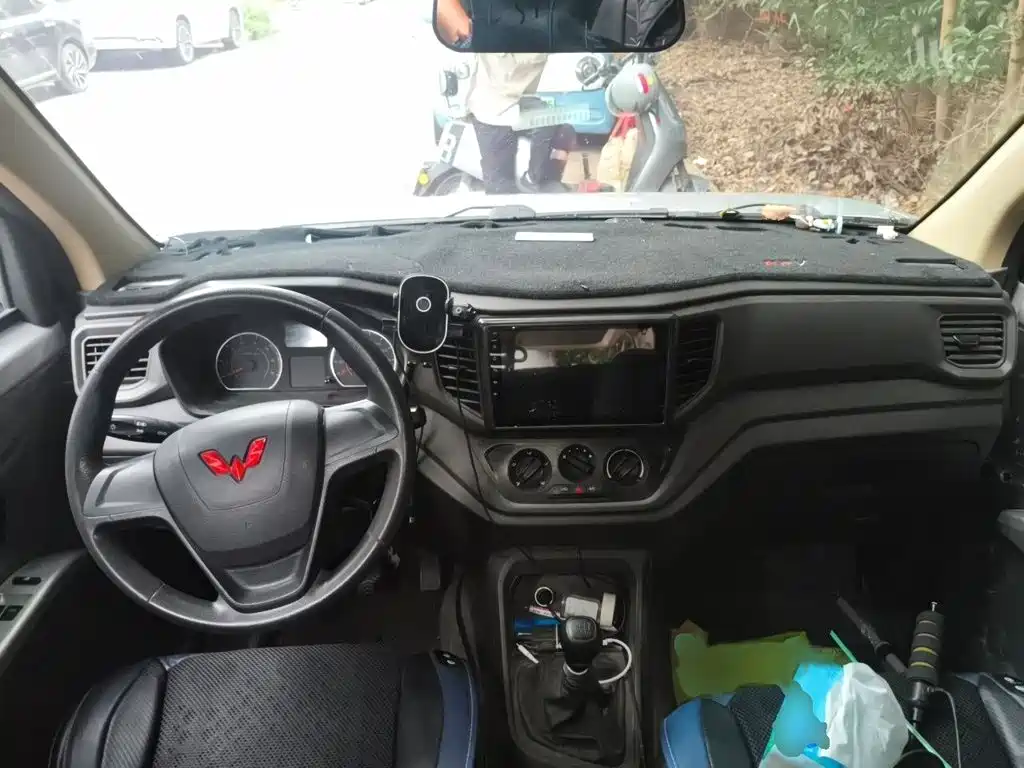 Wuling Hongguang V — миниатюра 13