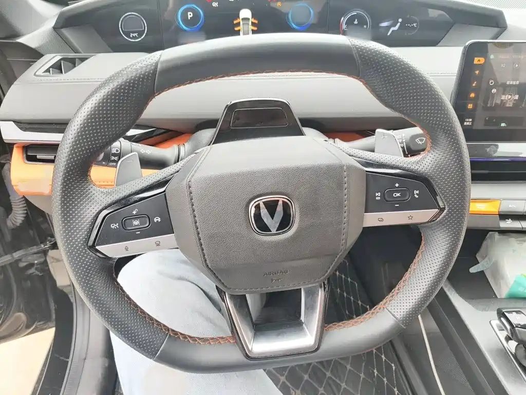 Changan UNI-V — миниатюра 3