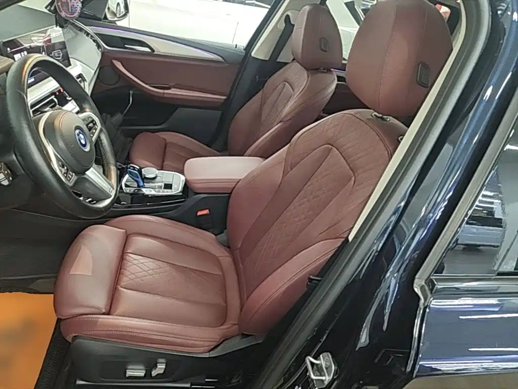 BMW iX3 — миниатюра 15