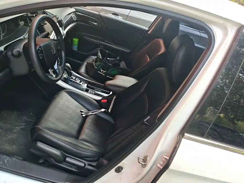 Honda Accord — миниатюра 8