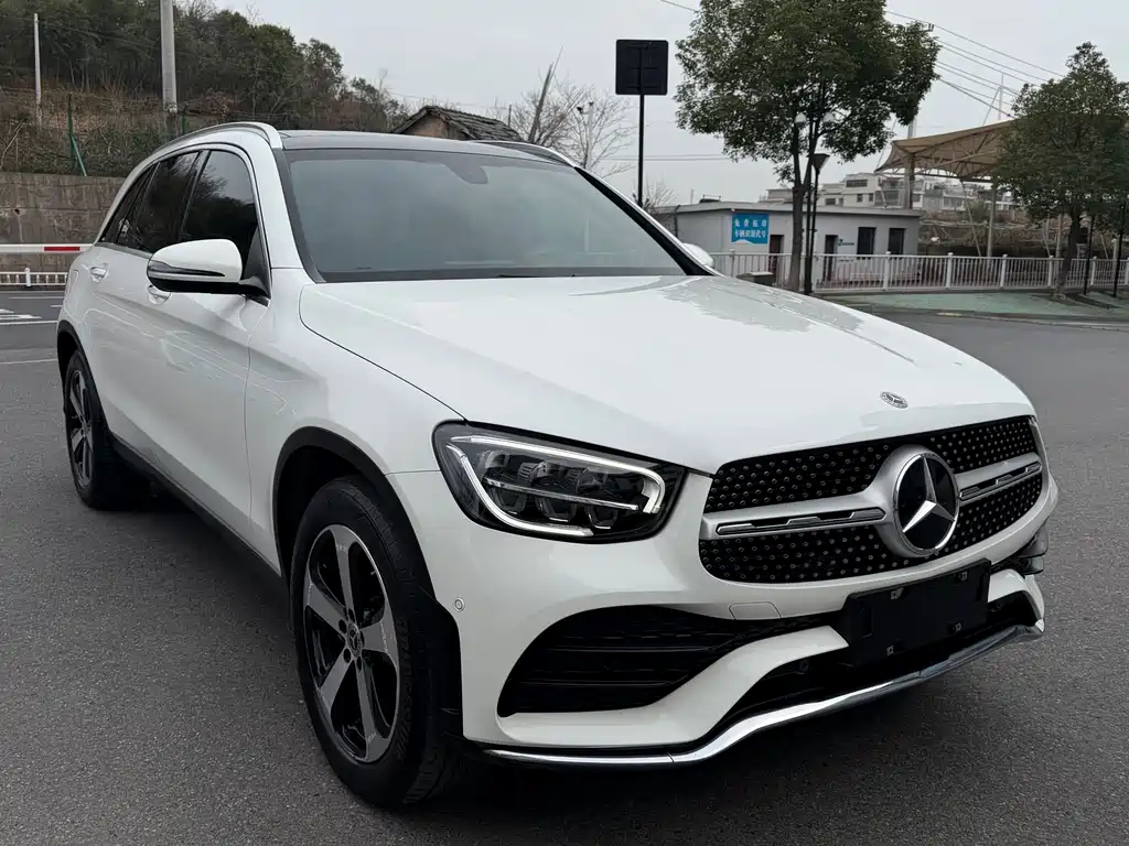 MERCEDES-BENZ GLC