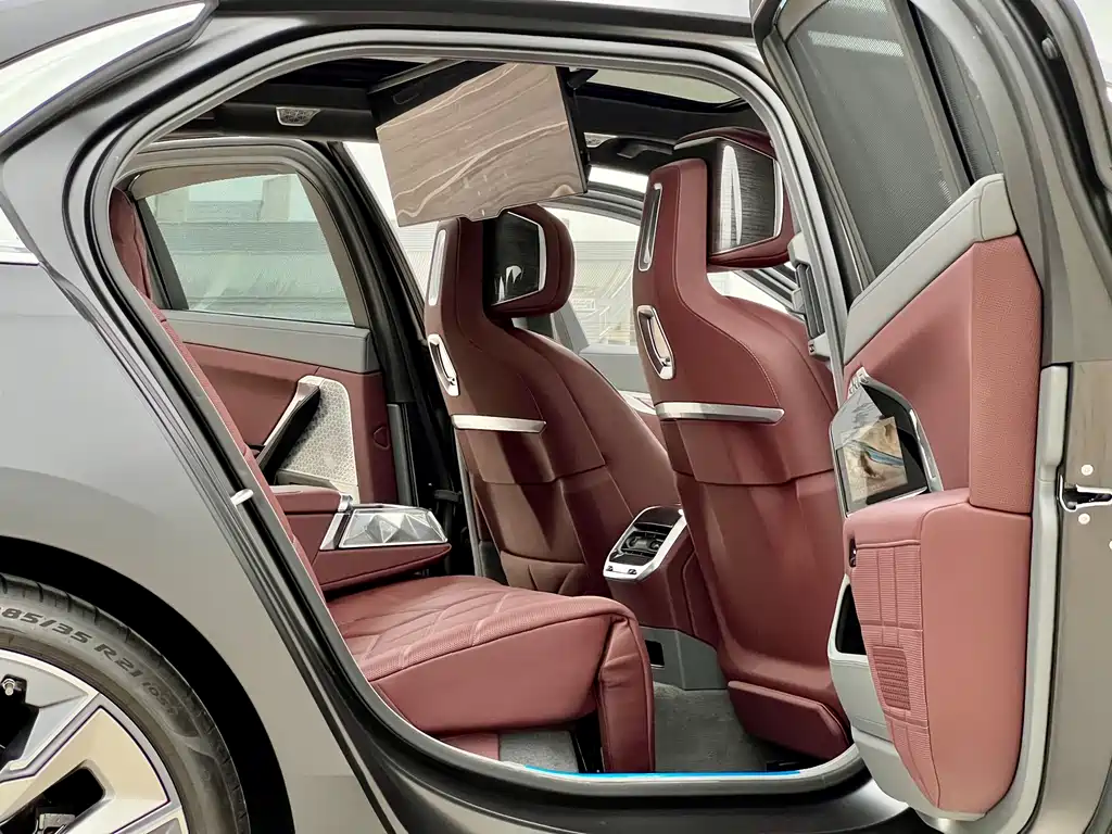 BMW 7 Series 7 2023 740Li Premium Luxury