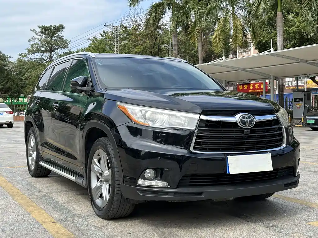 TOYOTA HIGHLANDER