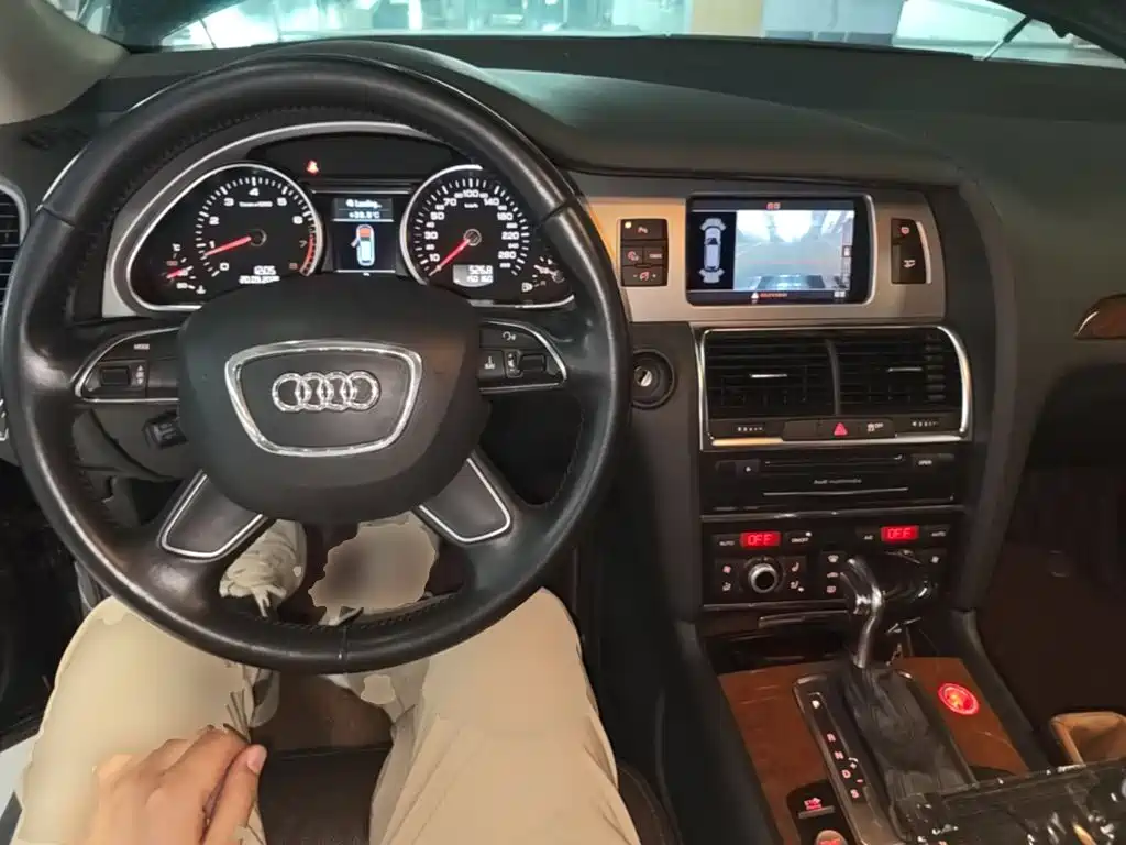 Audi Q7 — миниатюра 10