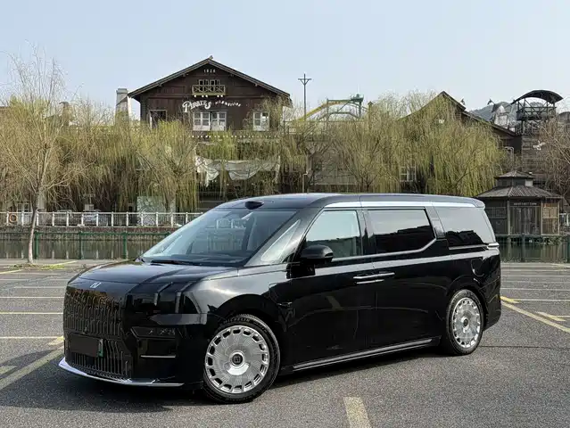 ZEEKR EXTREME KRYPTON 009 2024