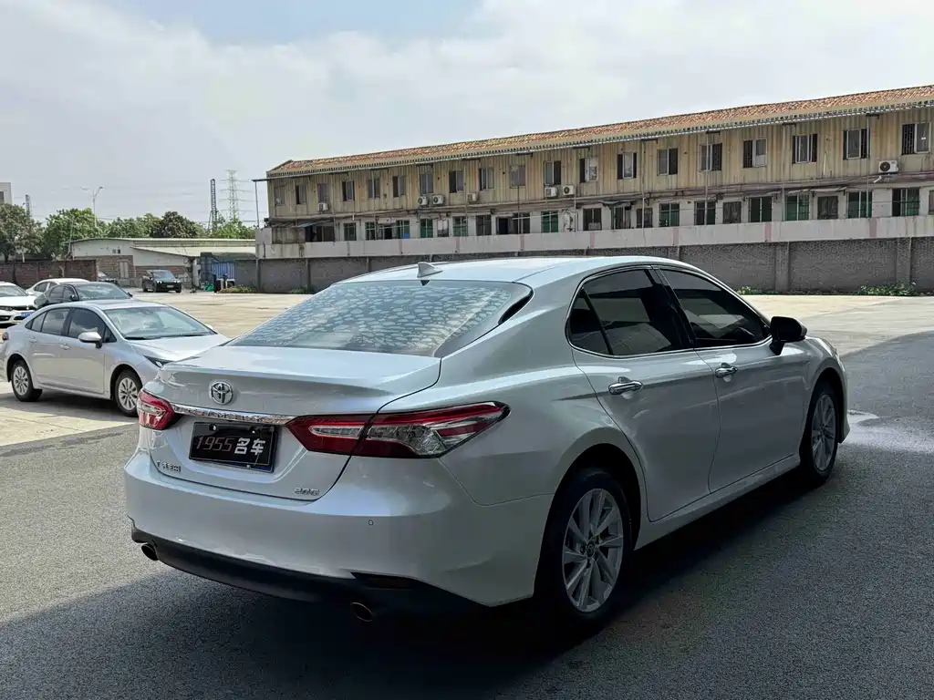 TOYOTA CAMRY