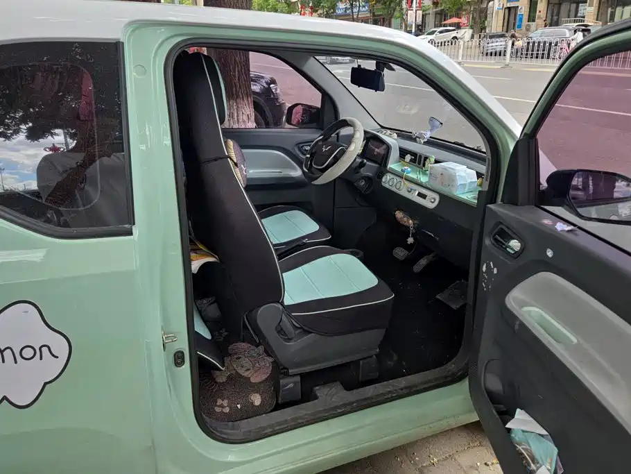 Wuling MINIEV — миниатюра 8