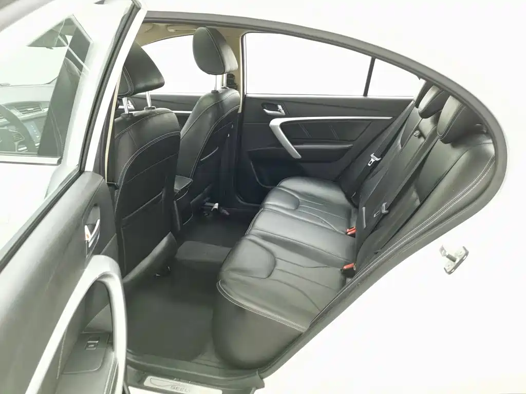 Geely Emgrand — миниатюра 15