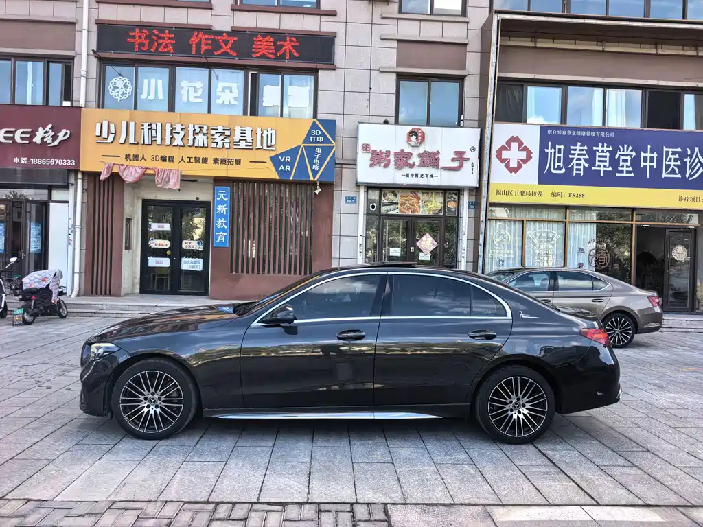 Mercedes-Benz C-Class — миниатюра 7