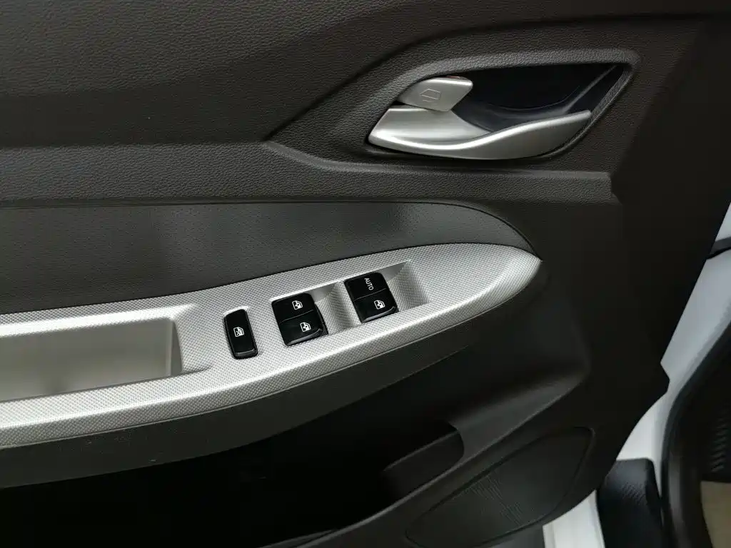 Wuling Hongguang — миниатюра 9