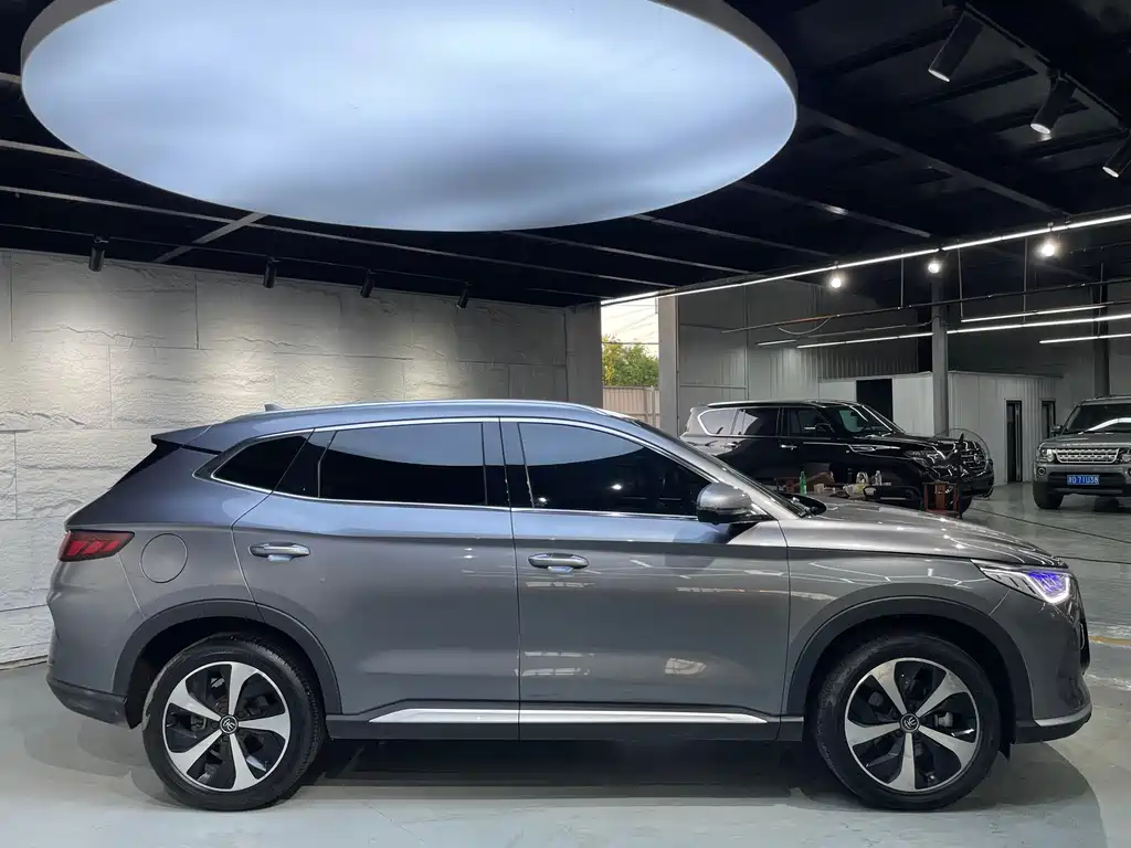 BYD PLUS New Energy — миниатюра 4