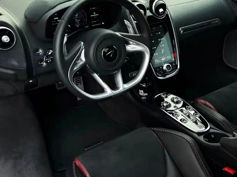 McLaren GT — миниатюра 5