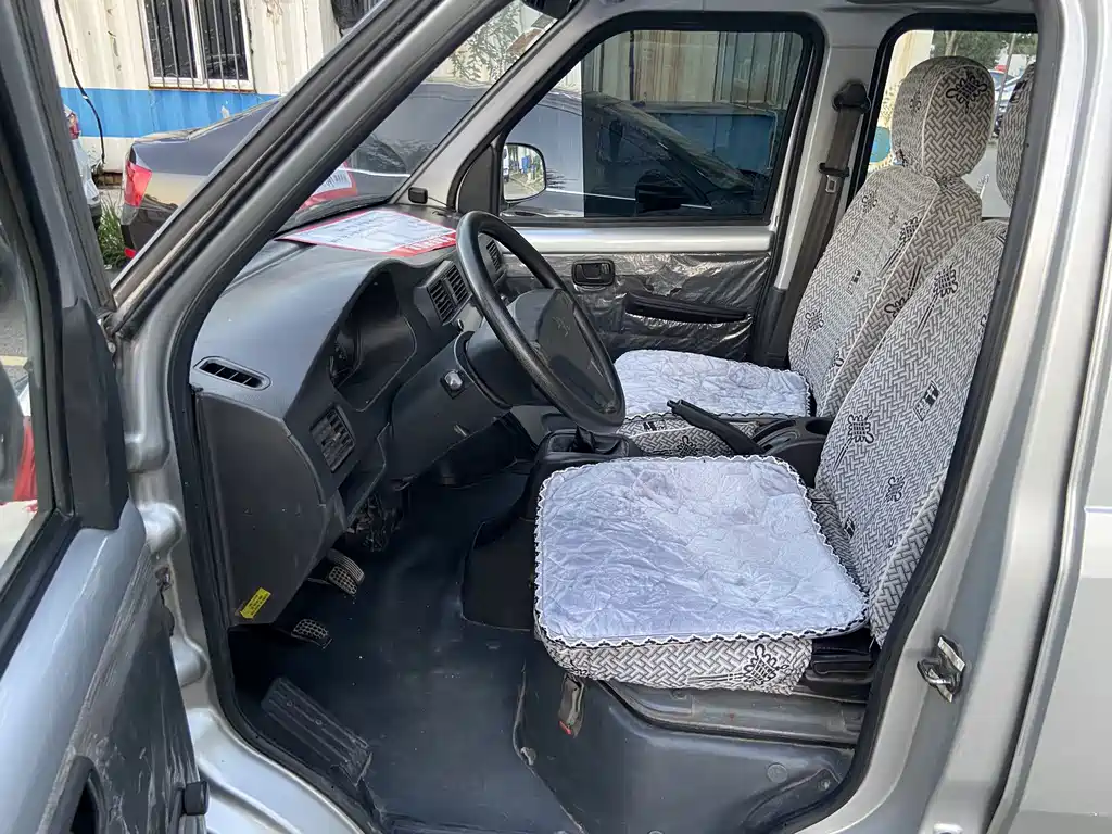 Wuling Rongguang — миниатюра 7