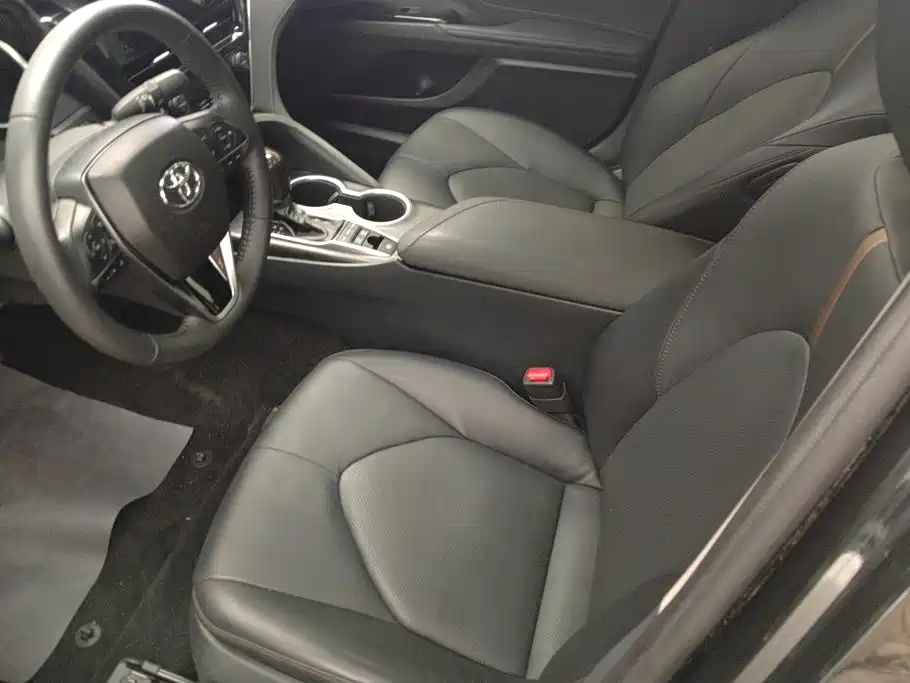 Toyota Camry — миниатюра 9