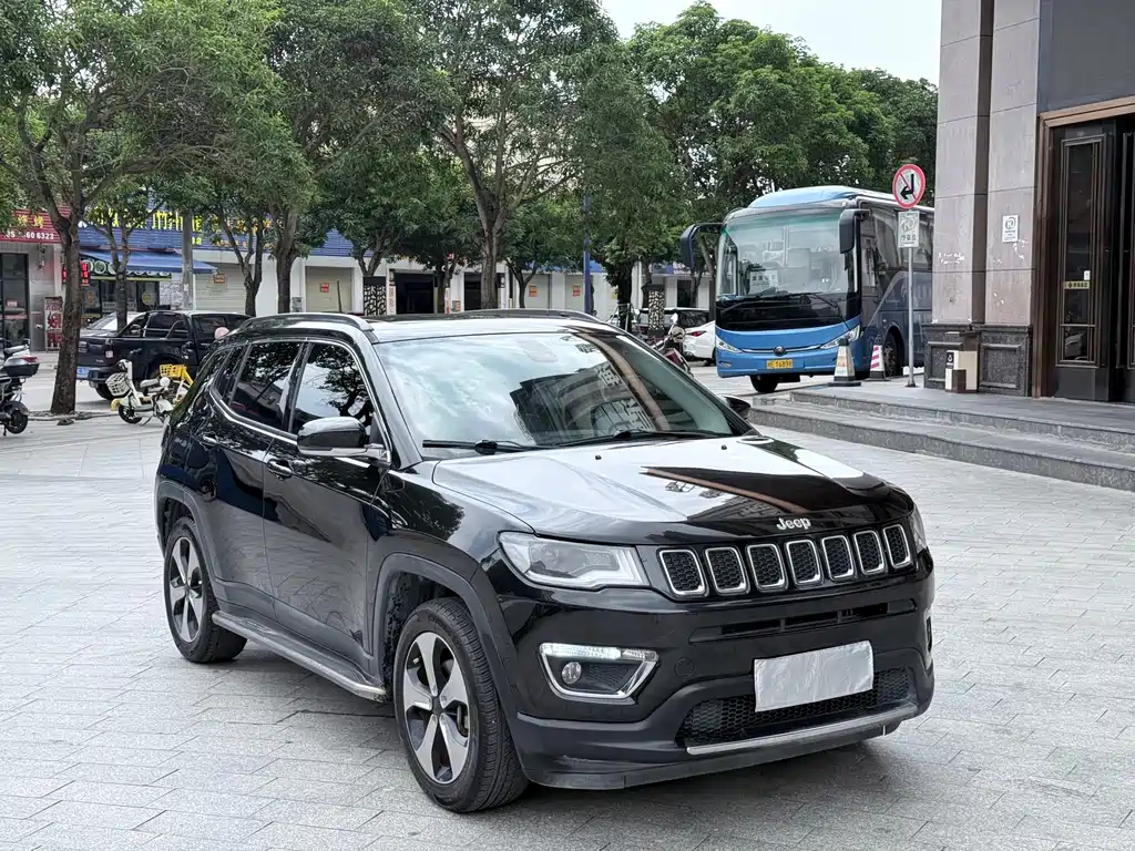 Jeep Compass — миниатюра 3