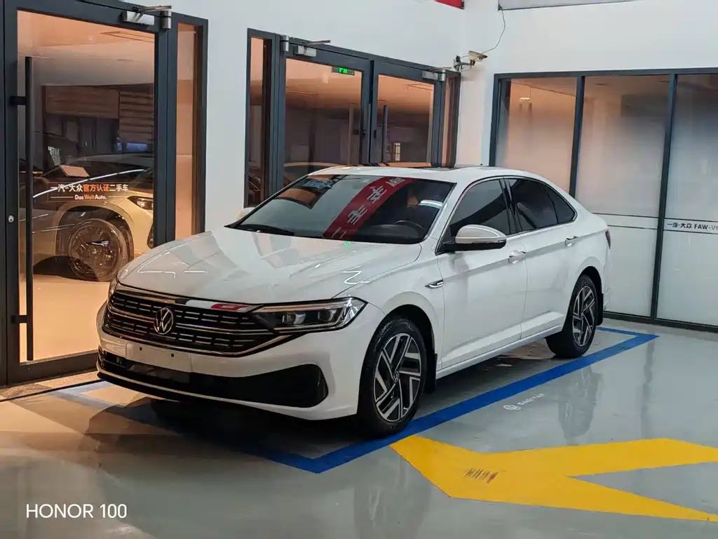 Купить Volkswagen Sagitar