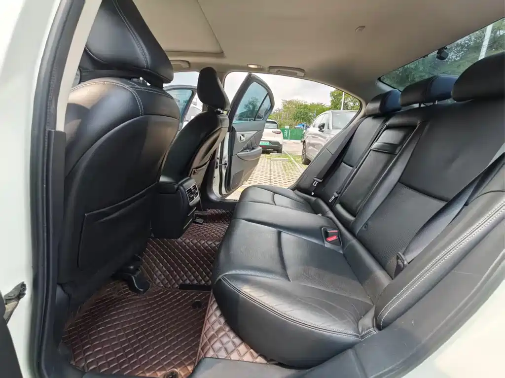 Infiniti Q50L 2016 2.0T Enjoy