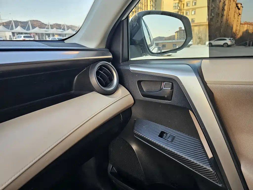 TOYOTA RAV4 RONGFANG