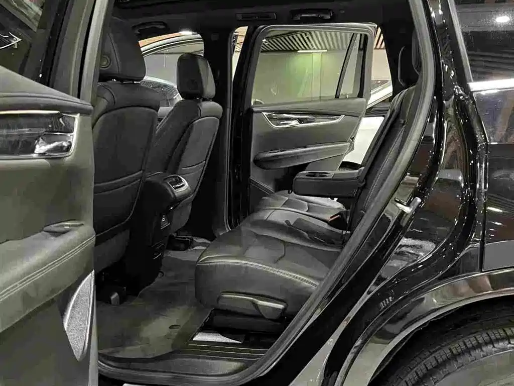 Cadillac XT6 — миниатюра 5