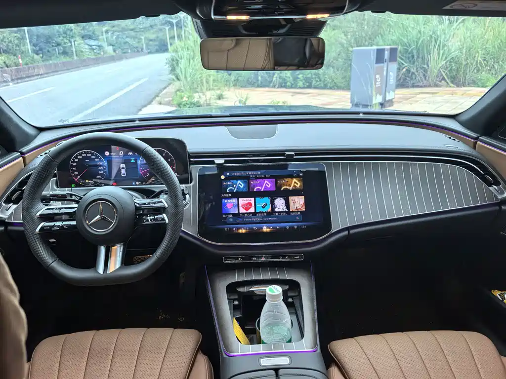 Mercedes-Benz E-Class — миниатюра 5