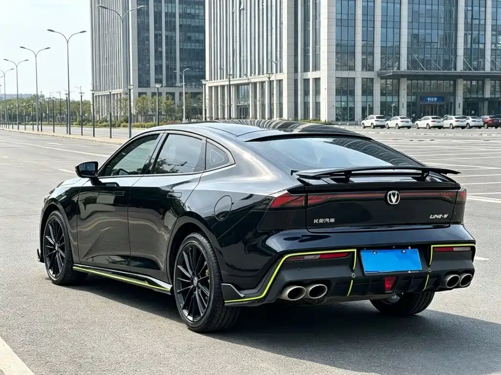 Changan UNI-V 2022 1.5T Sport