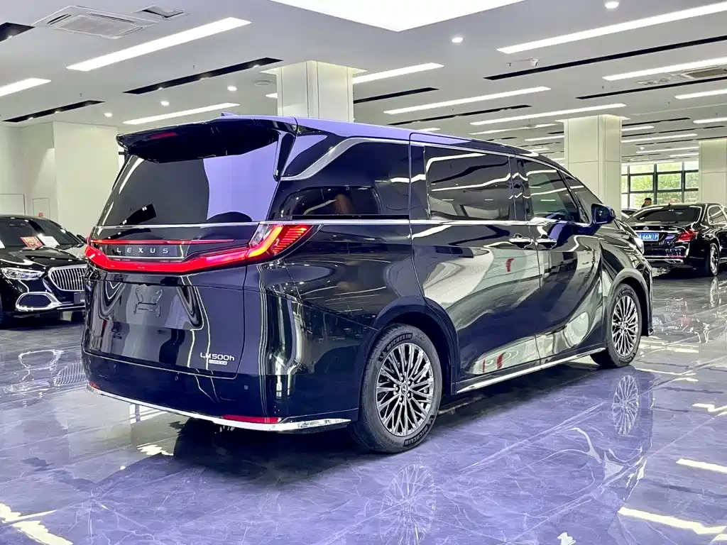 Lexus LM — миниатюра 6