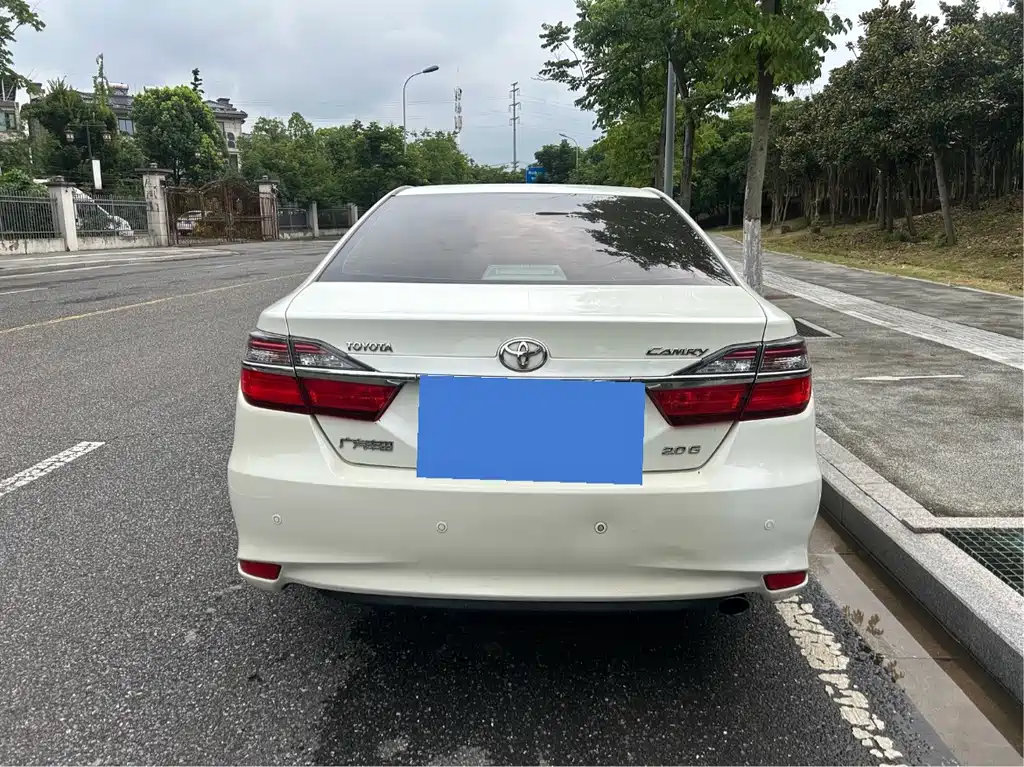 Toyota Camry — миниатюра 6