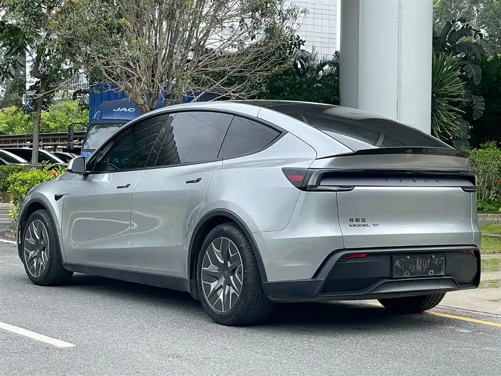 Tesla Model Y L — фотографии объявления, Фото 12
