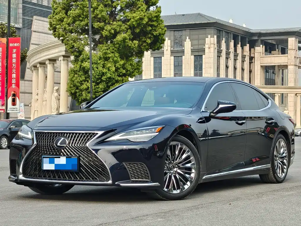 Lexus LS 2021